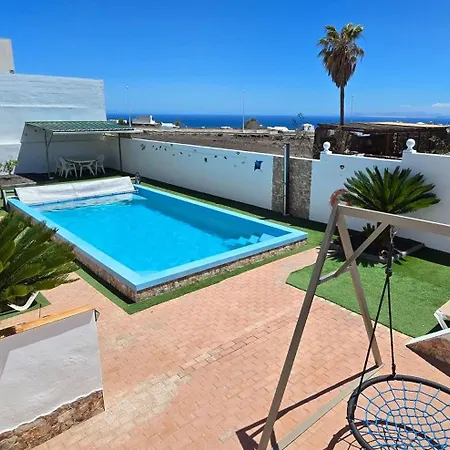 Casa Roja 2 - Quiet Resort, Central, Parking Tias